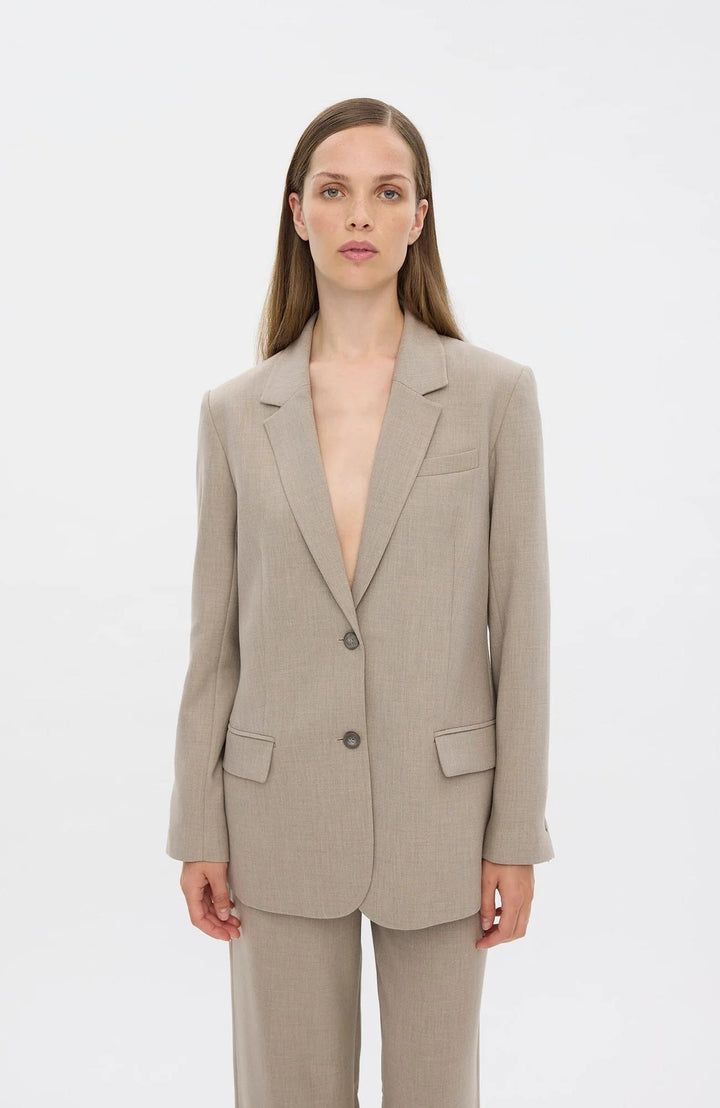 Five Units Hannah 085