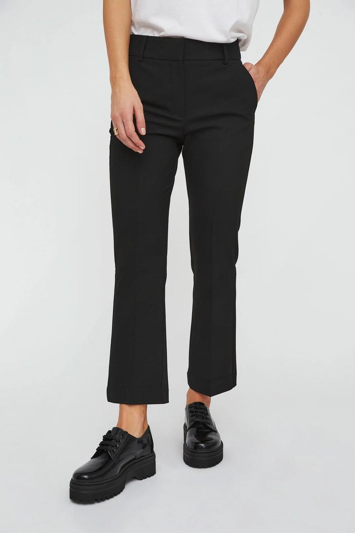 Five Units CLARA 285 CROP NEW