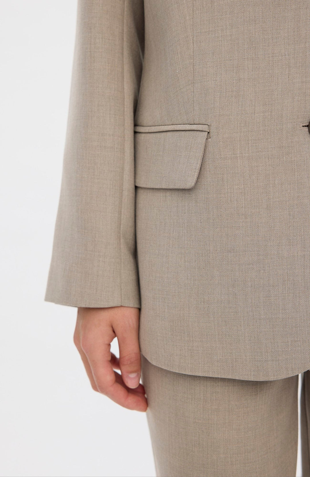 Five Units Hannah 085