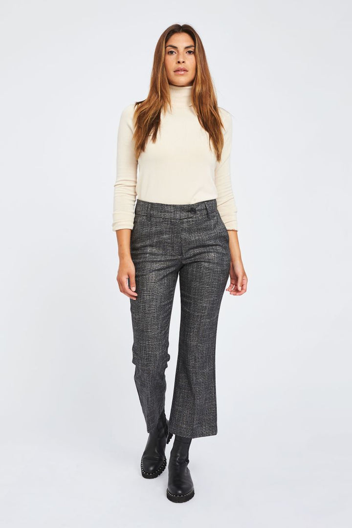 Five Units CLARA 738 CROP